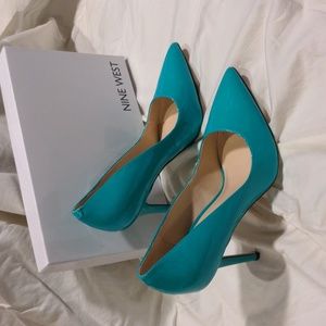 Nine West W8.5 Bliss3 5" heel in Medium Green